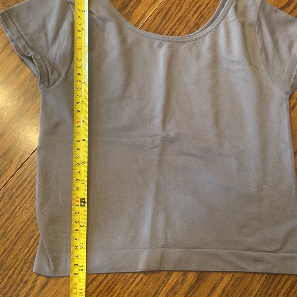 Gray top - Picture 3 of 4